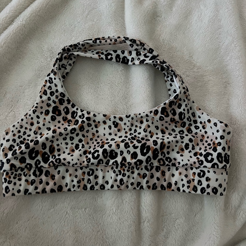 Kulani kinis top